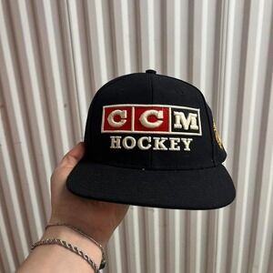 Vintage CCM hockey‎ deadstock Chicago black hawks embroidered snap back hat